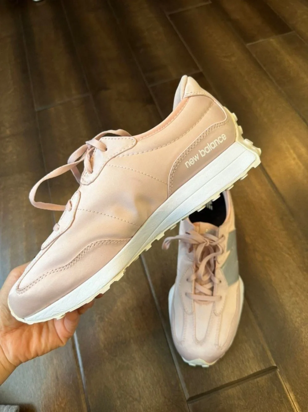 NEW BALANCE SNEAKERS